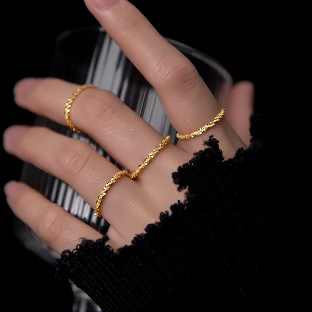 Charm Gold Flexible Chain Ring